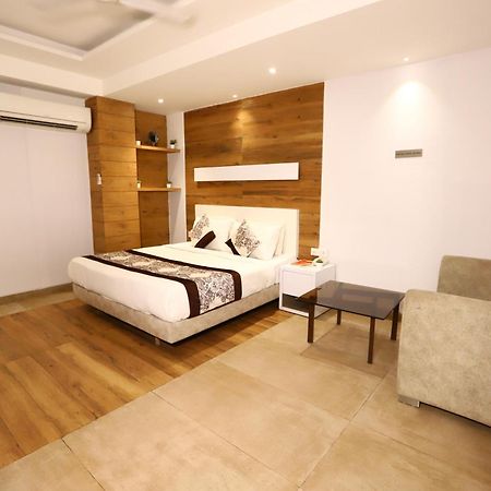 Hotel Kelvish Free Airport Pickup นิวเดลี ภายนอก รูปภาพ