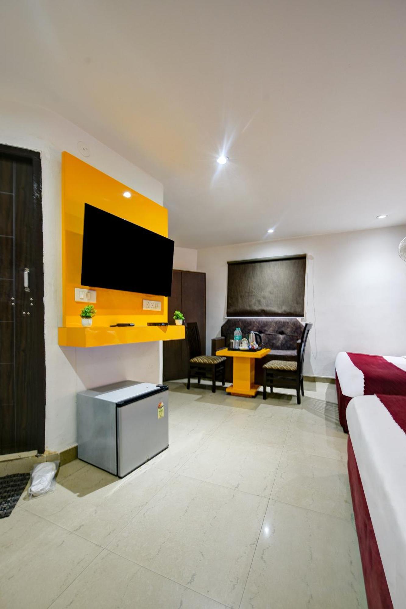 Hotel Kelvish Free Airport Pickup นิวเดลี ภายนอก รูปภาพ
